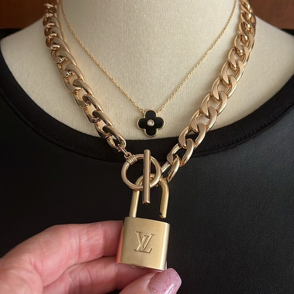 Louis Vuitton Lock - Authentic #303 (no key) includes 2 Necklaces - Picture 6 of 15